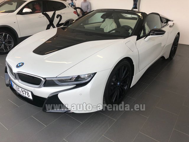 Rental BMW i8 Roadster Cabrio First Edition 1 of 200 eDrive in the Bresso airport