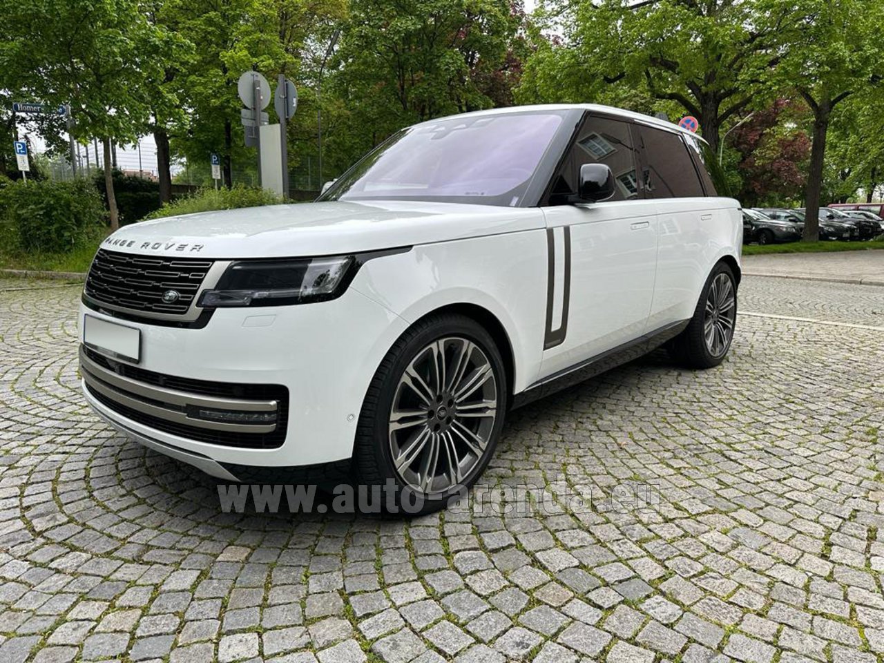 Аренда Ленд Ровер Range Rover D350 Autobiography в Миланском аэропорту  Мальпенса | Авто-Аренда