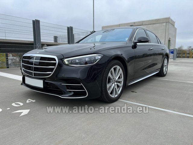 Rental Mercedes-Benz S-Class S400 Long 4Matic Diesel AMG equipment in the Milano-Malpensa airport
